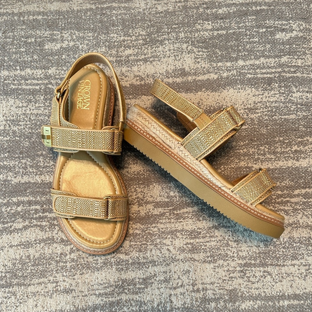 NWOT Crown Vintage Kane Sandal